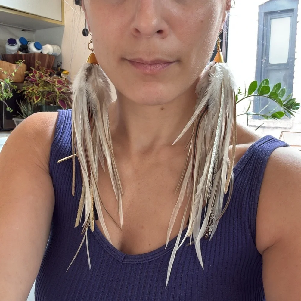 Elegant Feather Drop Earrings - cream and white with metallic leather accents - Picture 4 of 4